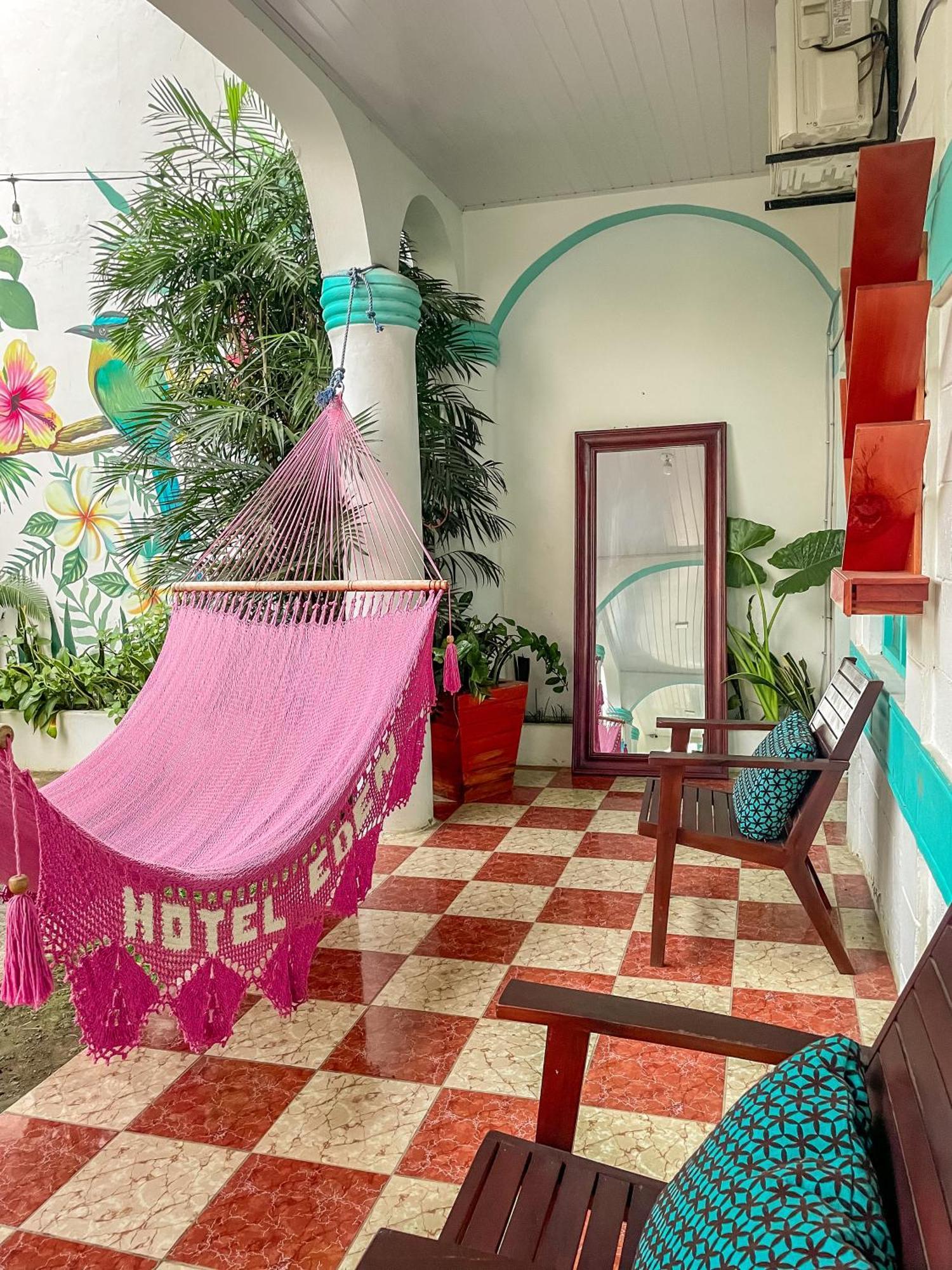 Hostal Eden Мойогальпа Экстерьер фото