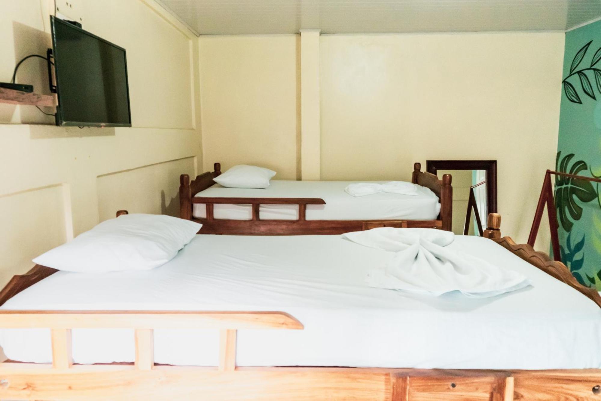 Hostal Eden Мойогальпа Экстерьер фото
