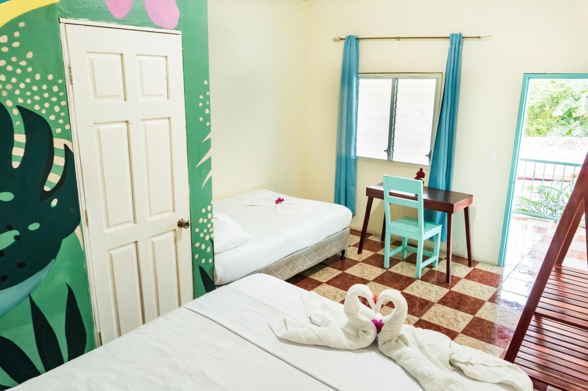 Hostal Eden Мойогальпа Экстерьер фото