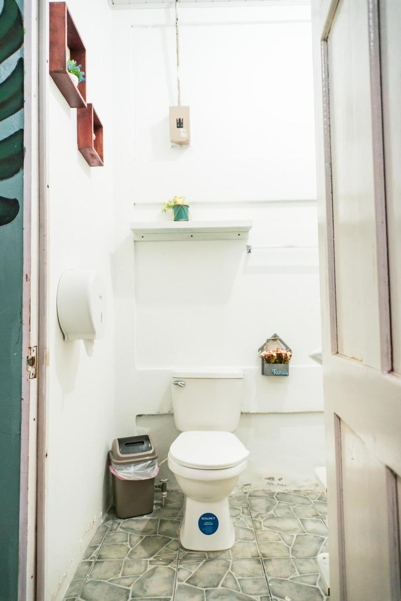Hostal Eden Мойогальпа Экстерьер фото